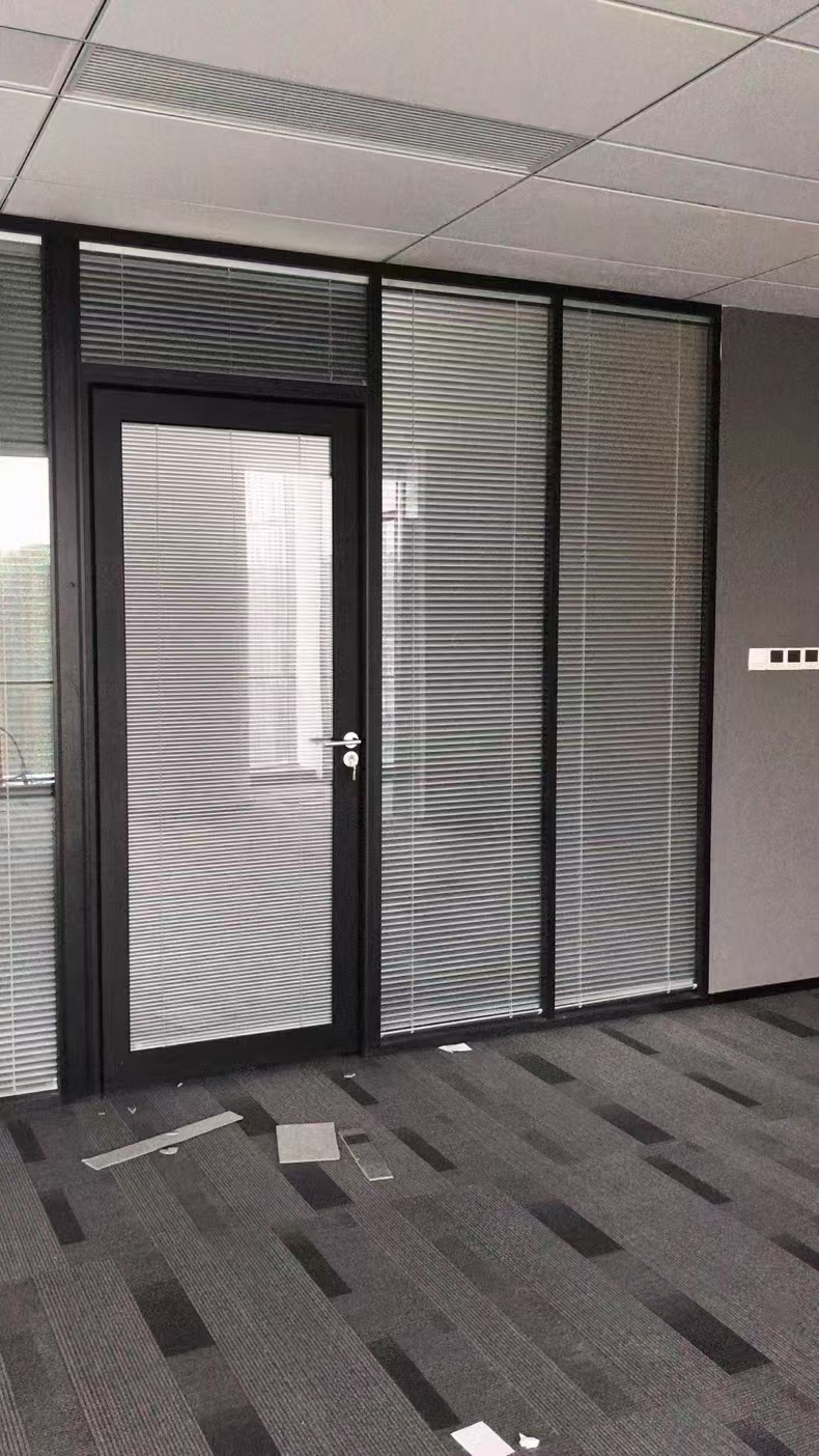 百叶门+百叶门头板+铝合金开关柱